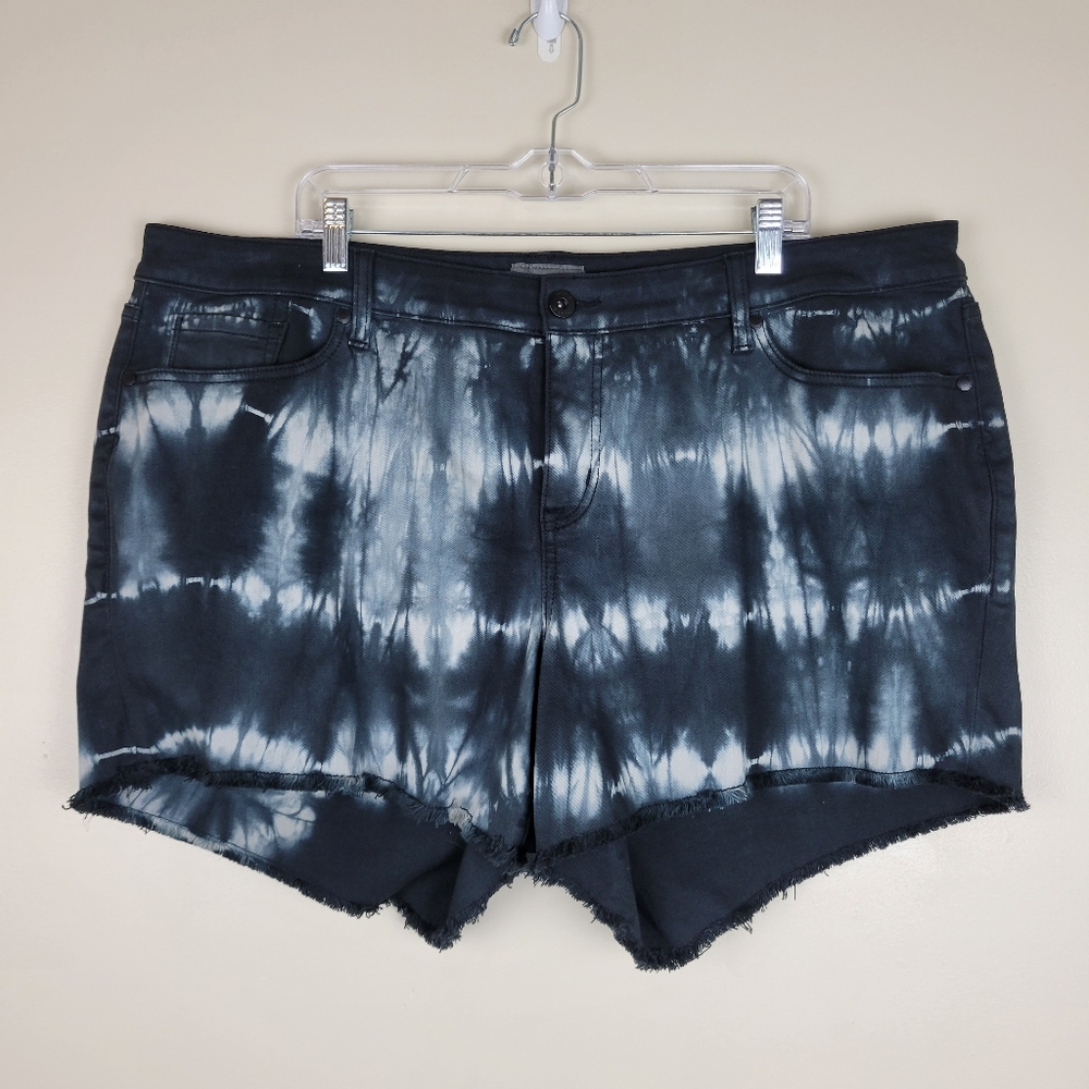 Torrid 5 Inch Vintage Stretch Mid-Rise Short